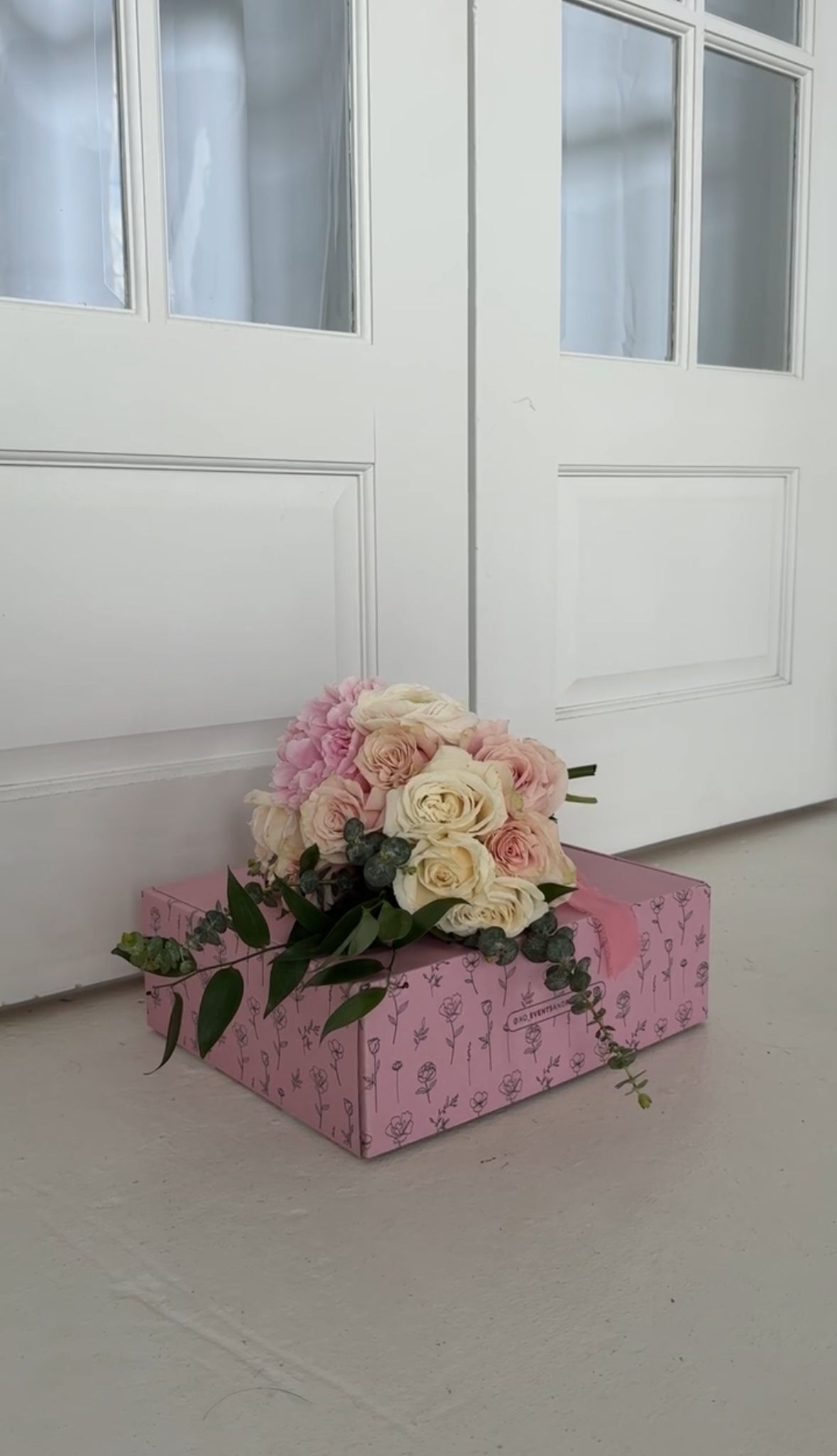 The Bloom Box – Seasonal Edition - with Flowers