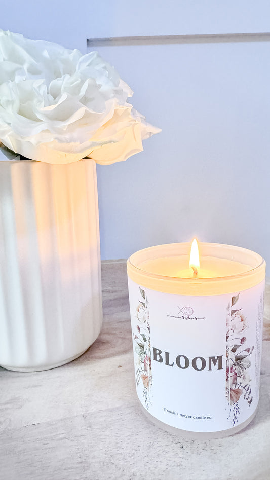 XO Bloom Candle
